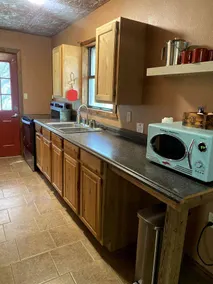 Western-Themed Cabin with Hot Tub, Fireplace & Pool Access near Meadow Retreat in Texas - Image 2