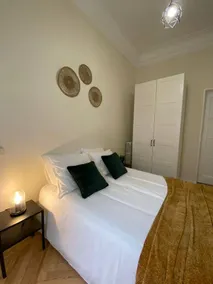 Beautiful dedicated room | Next to Plaza de Cibeles - Image 2