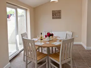 Cottage with garden - Image 5