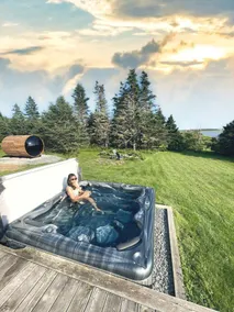 Coastal Escape with Woodstove, Sauna & Hot Tub in Lake Charlotte, Canada - Image 5