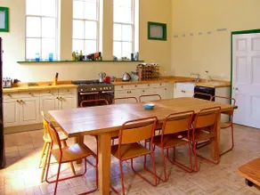 Cottage with garden - Image 3