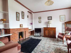 Cottage with garden - Image 3