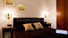 Cottage with garden, hot tub & terrace | Nature view - Image 3