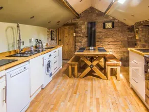 Child-friendly charming cottage with garden & barbeque - Image 5