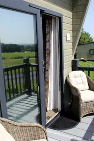 Cozy Glamping Pod Rental for Weekend Getaways from Manchester - Image 5