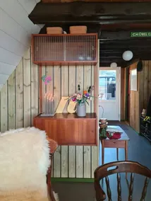 Beach house surrounded by wild nature - Image 4