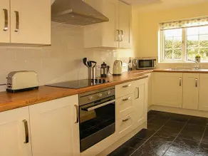 Children-friendly charming cottage with garden | Pets are welcome - Image 3