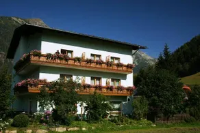 Apartment with barbeque & garden - Image 2