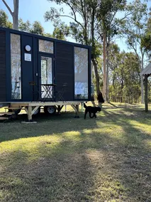 Lovely Tiny House Surrounded by Beautiful Rustic Landscape in Queensland, Australia - Image 2