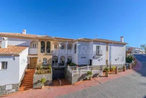 Children-friendly cottage with jacuzzi, pool & sauna - Image 2