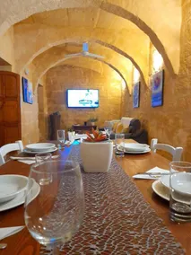 Villa with barbecue & private pool - Image 3