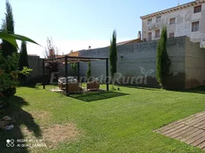 Children-friendly cottage with barbecue, terrace & garden | City view | Dogs allowed - Image 2
