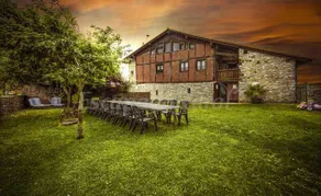 Cottage with barbeque, terrace & garden | River view - Image 3