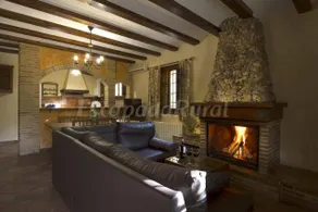 Cottage with BBQ, garden & terrace | River view - Image 2