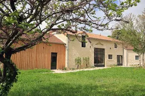 Family-friendly holiday home with garden, barbeque & pool | Perfect for remote work - Image 2