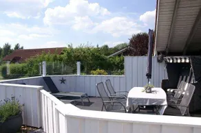 House with garden, terrace & BBQ | Lake view - Image 3
