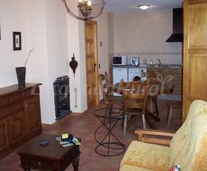 Cottage avec barbecue, piscine et jardin | Vue ville - Image 4