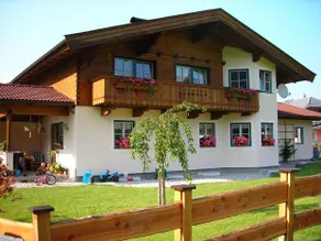 House with barbeque, garden & terrace - Image 2