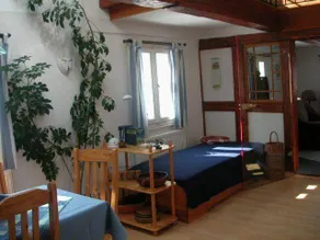 Holiday apartment with terrace & garden - Image 5