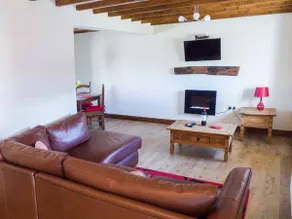Cottage with garden - Image 3