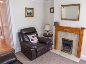 Child-friendly cottage with garden - Image 4