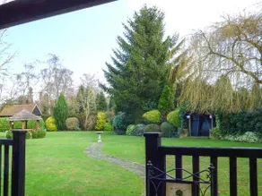 Cottage with garden & terrace - Image 2