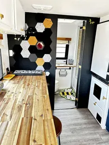 Off-Grid Glamper with Hot Tub & Sauna in Alberta, Canada - Image 3
