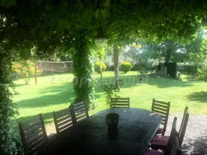 Family-friendly cottage with terrace, garden & barbecue | City view | Pet-friendly - Image 2