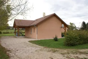 Holiday home with terrace, garden & barbeque | Garden view - Image 3