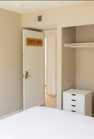 Big dedicated room | Next to the beach - Image 5