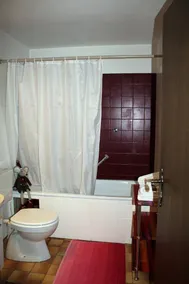 Apartamento con sauna, piscina y jardín - Image 5