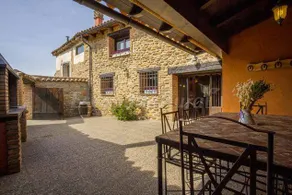 Cottage with BBQ, garden & terrace | River view - Image 2