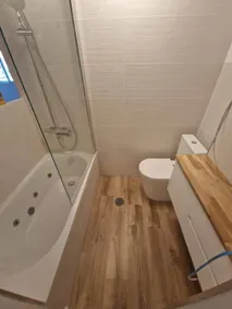 Apartment with hot tub - Image 4