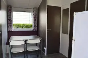 Mobile home with terrace, garden & BBQ - Image 3