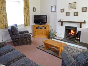 Cottage with barbeque & garden - Image 2