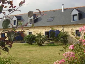 Kinderfreundliches Ferienhaus mit Terrasse, Garten und Grill | Gartenblick | Neben dem Strand - Image 2
