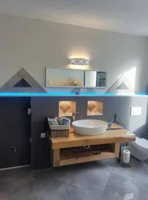 Appartamento con terrazza, idromassaggio e piscina - Image 5