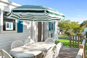 Mobile home with barbeque - Image 2