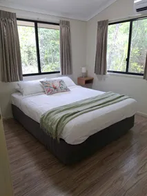 Gorgeous Cabin Rental near Mount Archer National Park, Queensland - Image 2