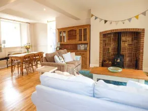 Cottage with garden - Image 3