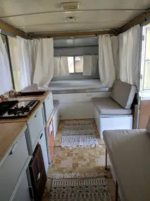 Charming Camper Rental Ideal for Glamping in Missouri - Image 4