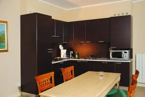 Spacious Apartment In Rancone With Lake View - Image 4