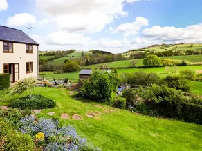 Cottage convivial et familial avec jardin - Image 2