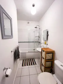 Apartment with garden - Image 3