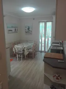 Appartement adapté aux familles avec jardin et terrasse - Image 4