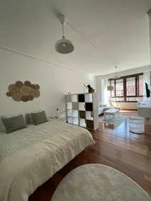Ample shared room | Close to Azkuna Zentroa - Image 3