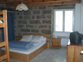 Holiday apartment with garden, pool & barbecue | Beach view - Image 5