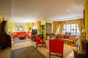 Fully equipped spacious house with terrace, private pool & barbeque - Image 2