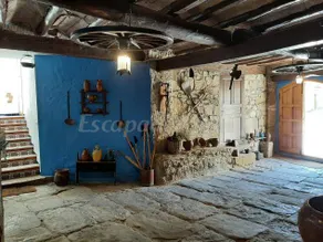 Family-friendly cottage with terrace, garden & barbecue | City view | Pet-friendly - Image 3