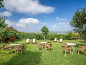 Cottage with jacuzzi, garden & terrace | Golf view - Image 4